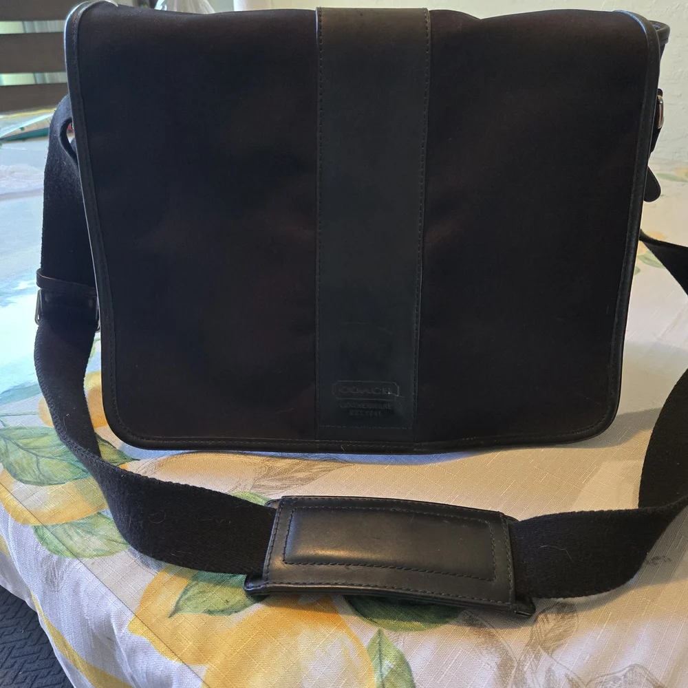 Coach Black Leatherware Men's Bag - Picture 2 of 16
